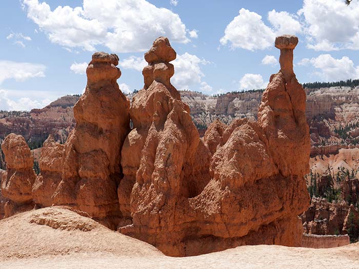 Down the Queens Garden trail (hoodoos)