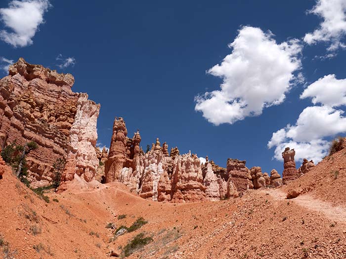 Up the Queens Garden trail (hoodoos)